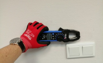 Multimetru digital cu cleste ampermetric Value VMC-1